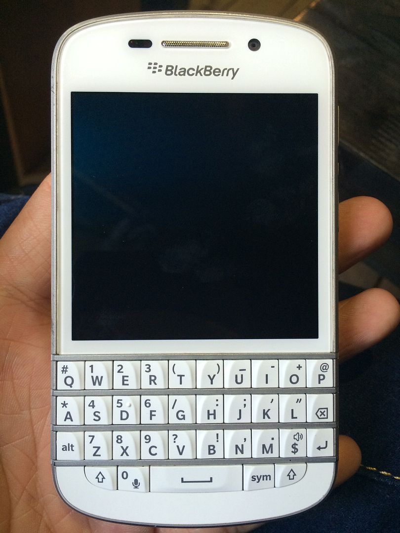 Cần bán blackberry Q10 003 trắng - 1