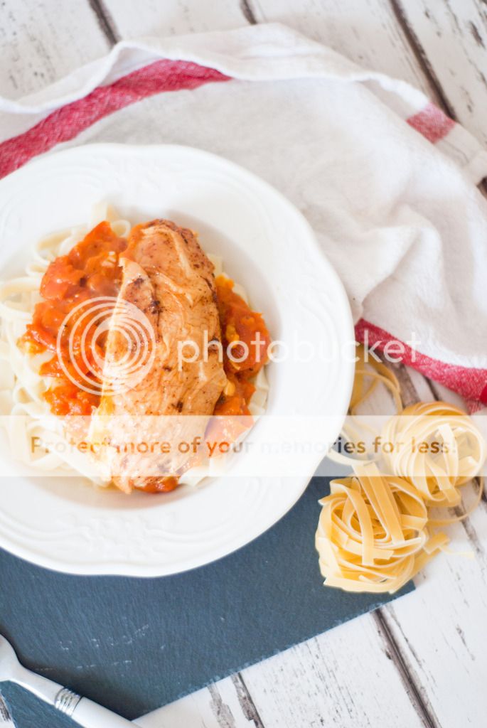 food, blog, blogger, simple, dinner, supper, tea, recipe, ideas, healthy, pasta, chicken, butter, tomato, garlic, cooking